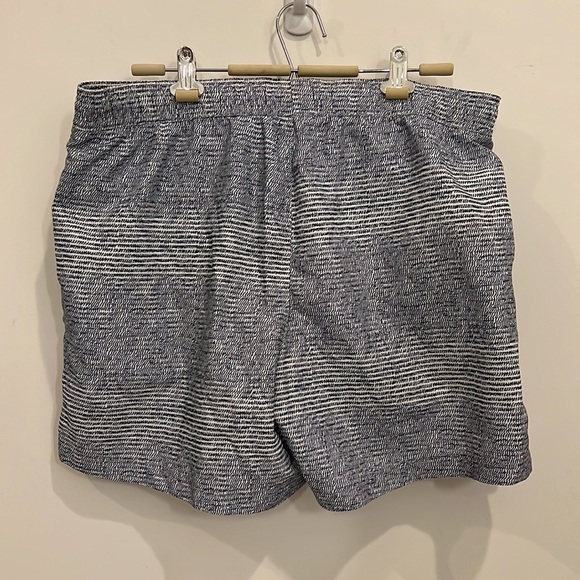 Perry Ellis swim trunks - Picture 4 of 6